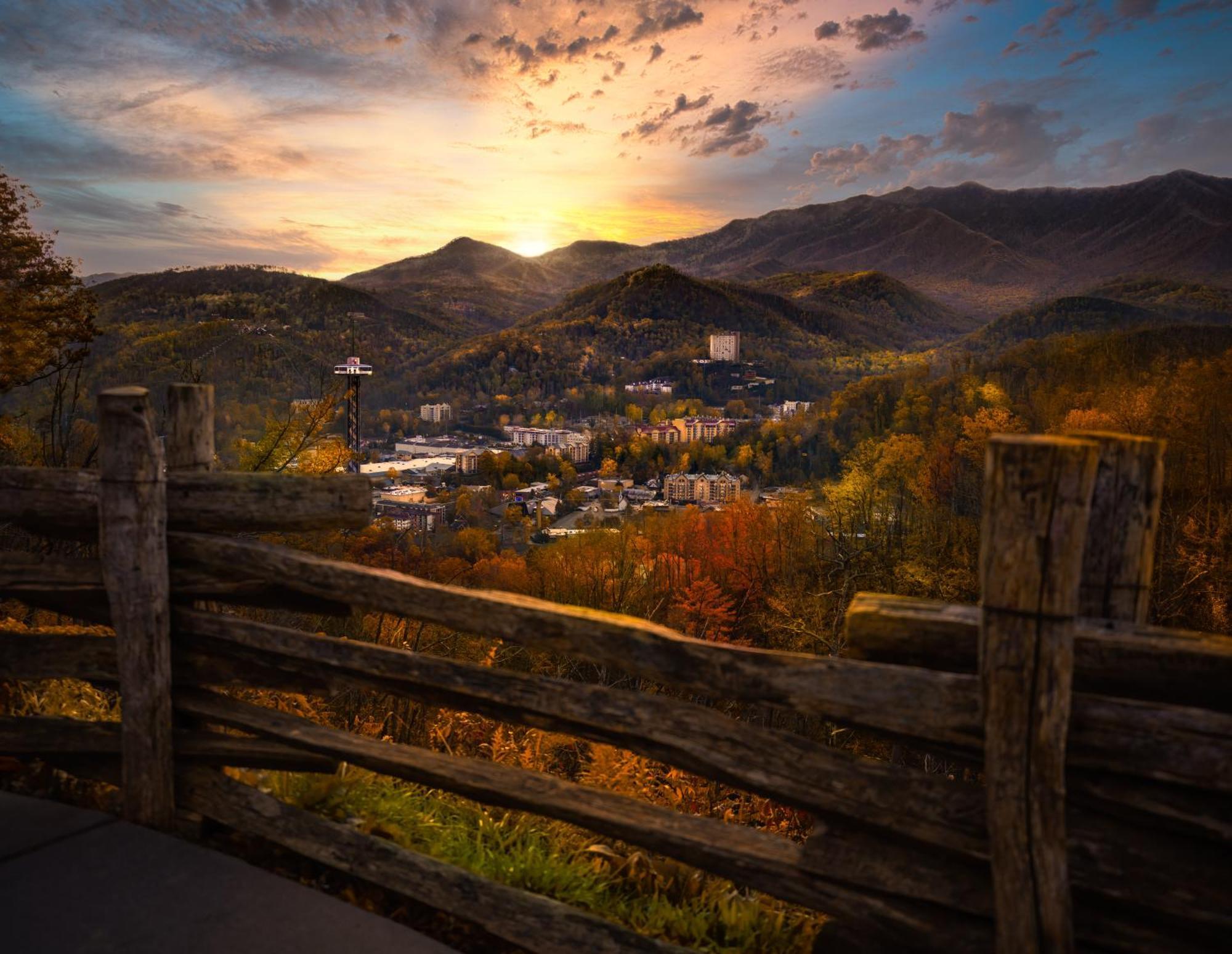 Rock Of Ages, Hot Tub, Game Room, Wifi, 1089 Free Tickets Each Paid Day, Dollywood And More Pigeon Forge Eksteriør billede